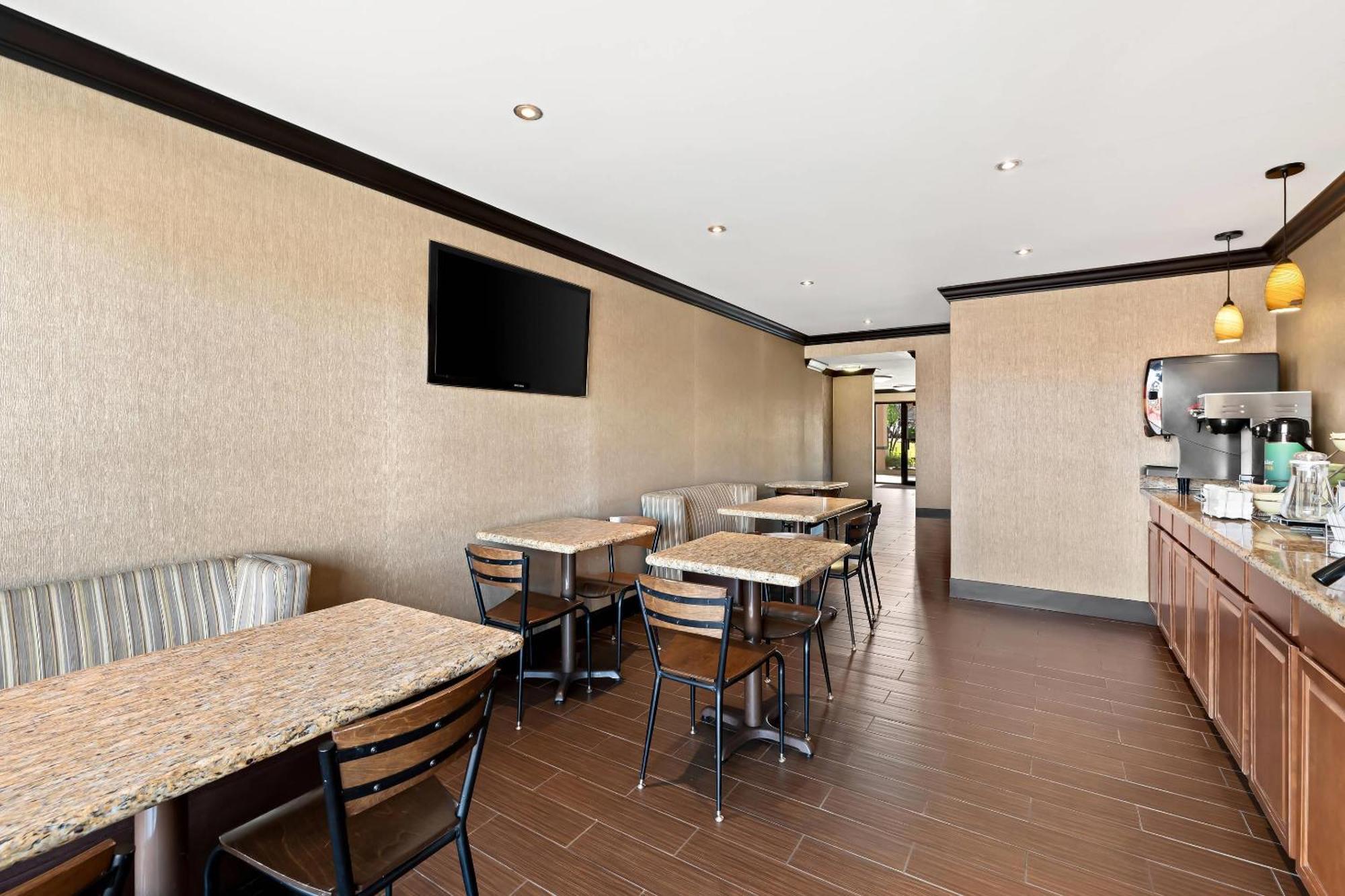 Quality Inn & Suites Dumas Extérieur photo