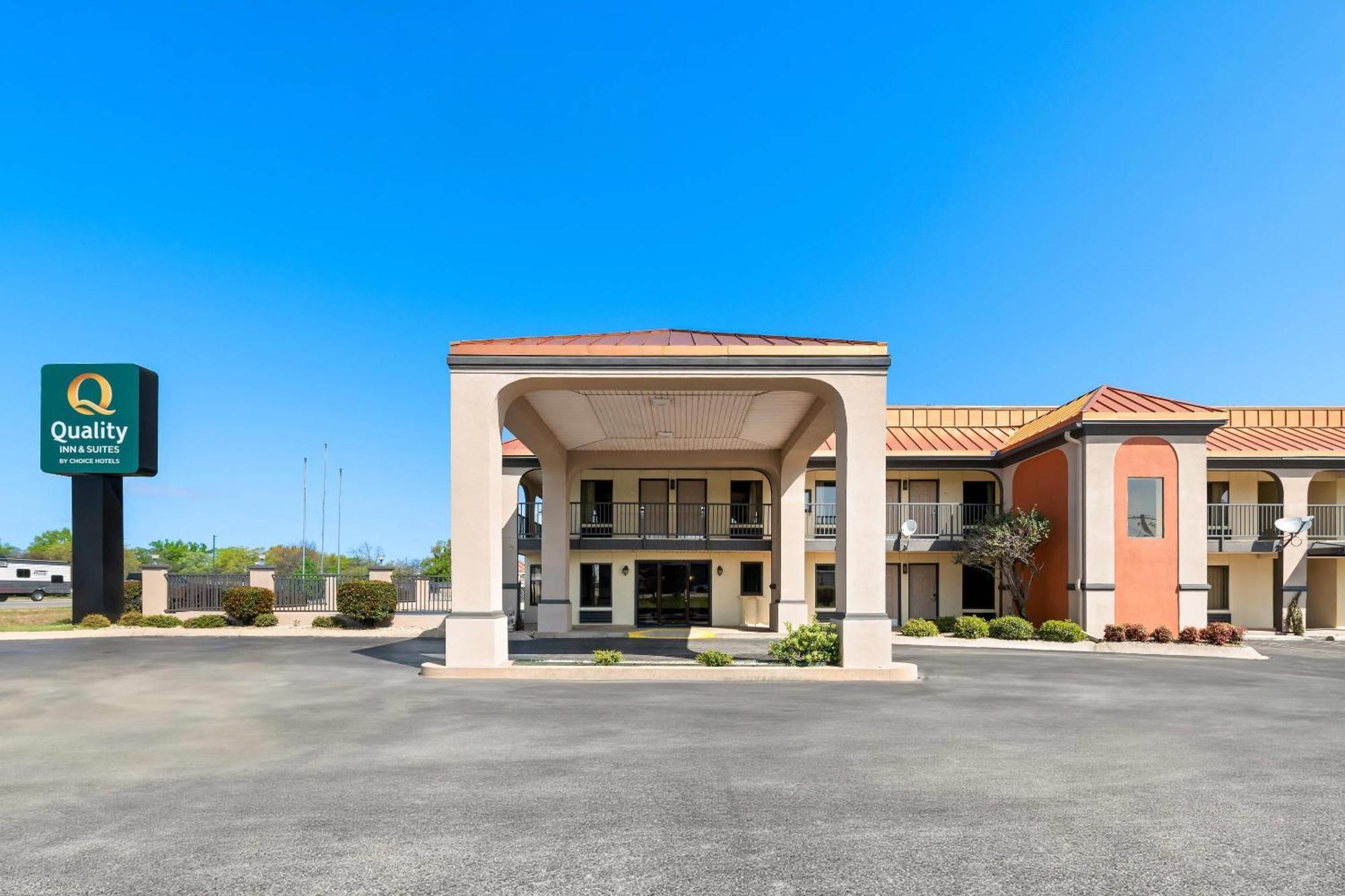 Quality Inn & Suites Dumas Extérieur photo